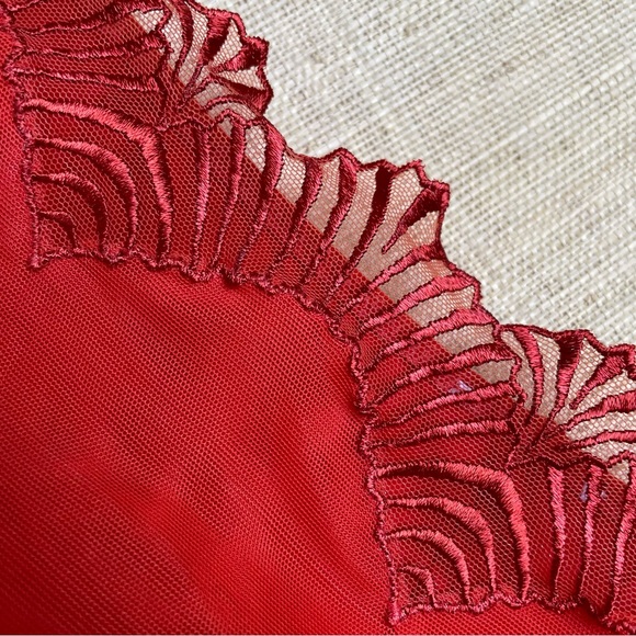 La Perla russet red scallops + mesh bra & panty set---- 36C & Medium - Picture 7 of 9